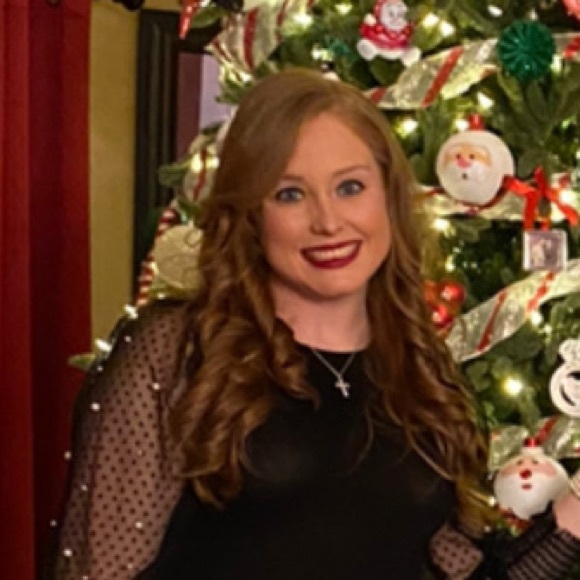 Meet your Posher, Tara - Picture 2 of 2